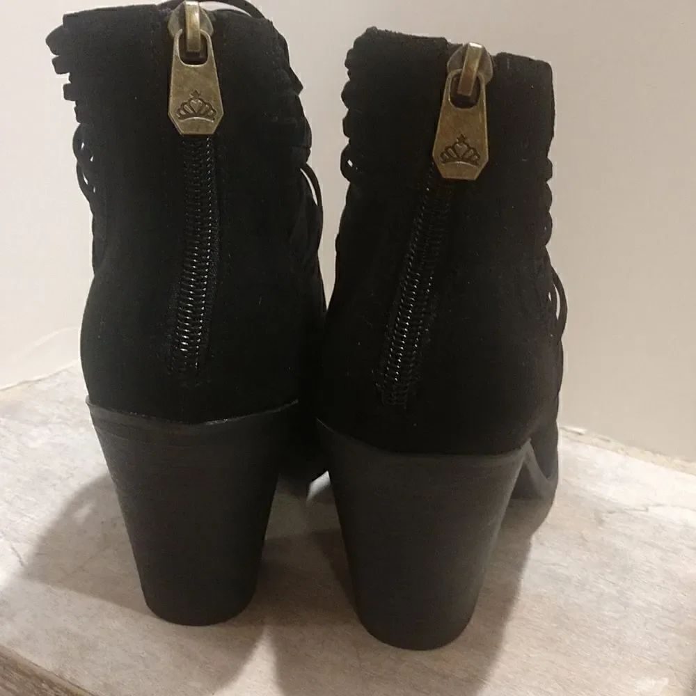 👍 Fergalicious Booties Size 7.5W. A6 - Picture 6 of 8